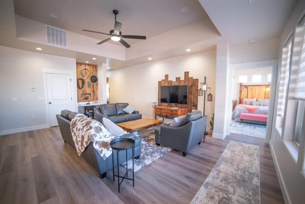 Red Canyon Bunkhouse At Kanab - New West Properties Екстер'єр фото