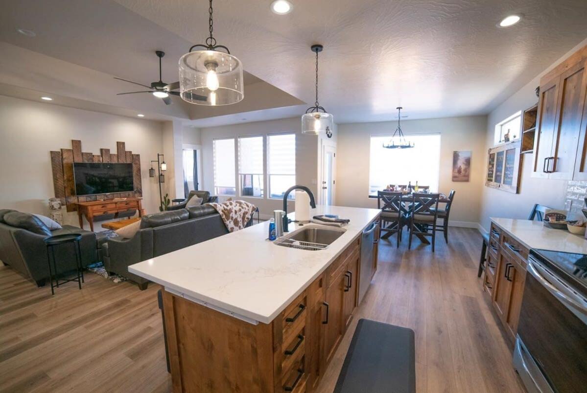Red Canyon Bunkhouse At Kanab - New West Properties Екстер'єр фото